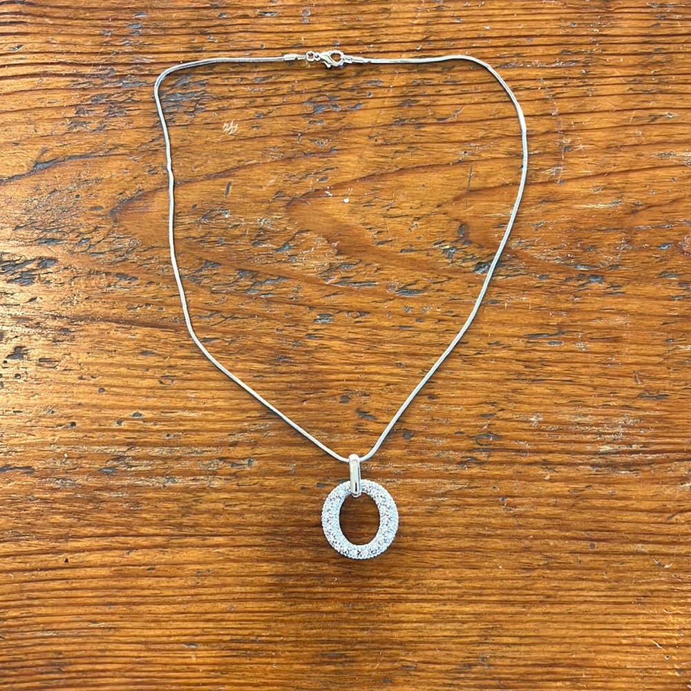 Costume jewelry silver rhinestone O. 16 in.